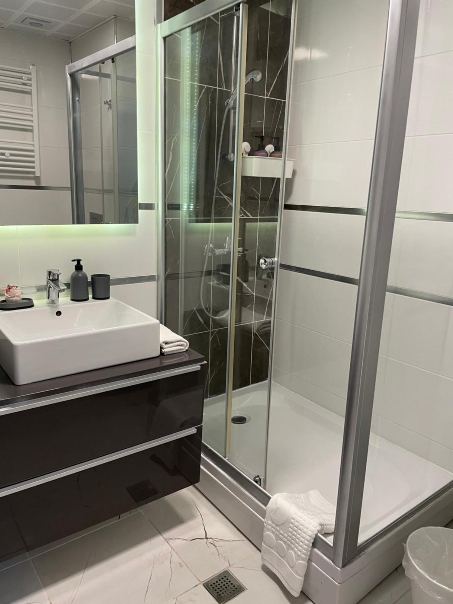 36th Floor - Skyline Corner 320 Apartman *