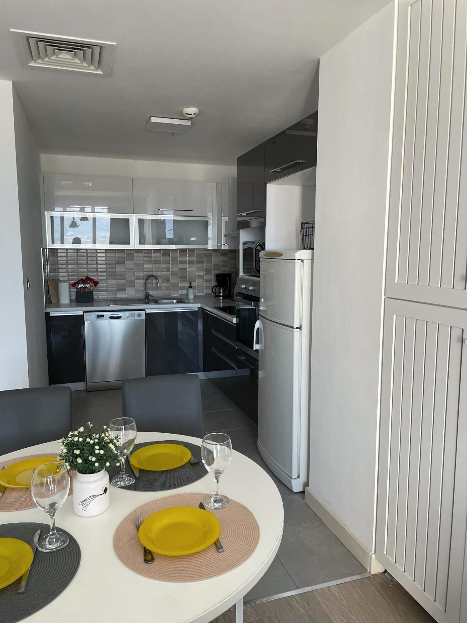 36th Floor - Skyline Corner 320 Apartman *