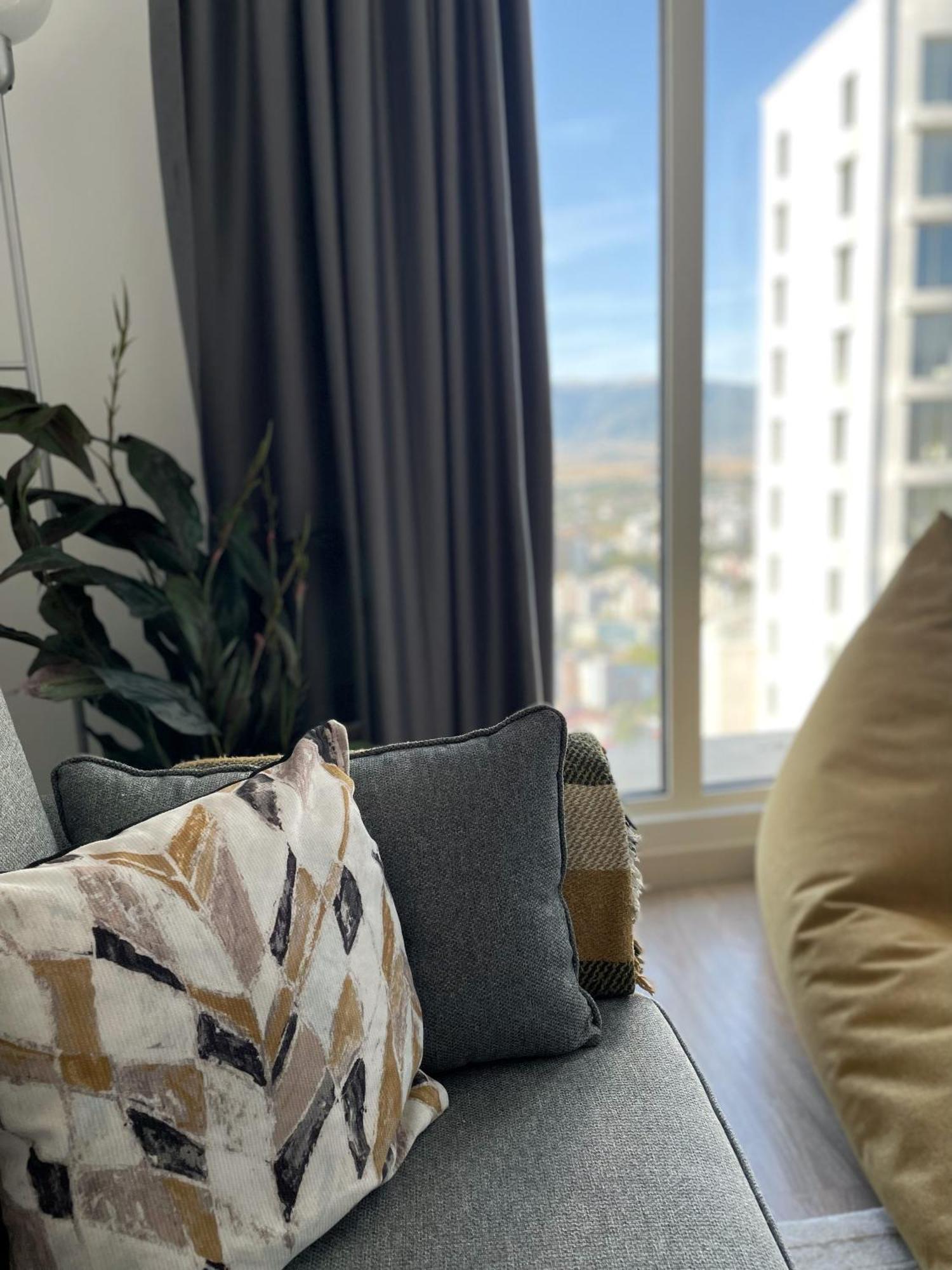 36th Floor - Skyline Corner 320